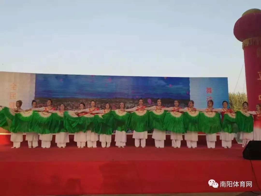 舞动广场健身操,2018南阳市广场舞健身操
