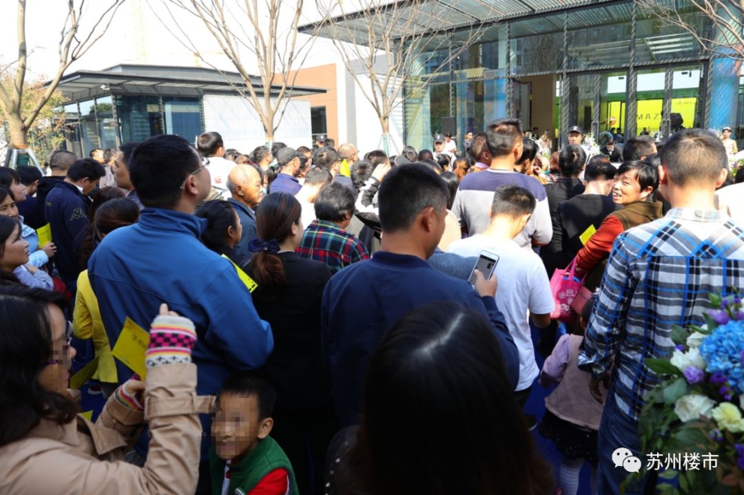 今天，北新区网红纯新盘首次亮相，1000张加油卡瞬间送完，明天·