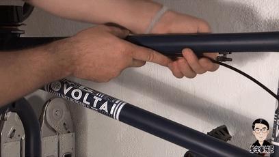 bmx小轮车车座调最高可以坐着骑吗,bmx小轮车车座怎么是斜的