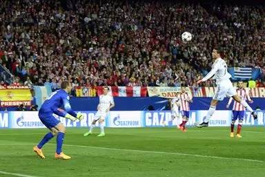 足球场上的牛人13号——天盖我，我捅破那天；地陷我，我踏碎那地