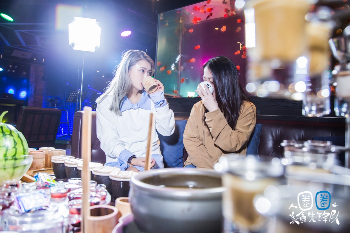 成都凌晨2点还在排队的贰麻酒馆，终于带着大熊猫来南昌了！