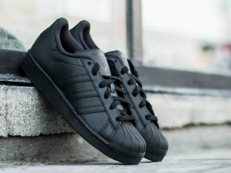 小黑鞋小白鞋名牌,小黑鞋超好看