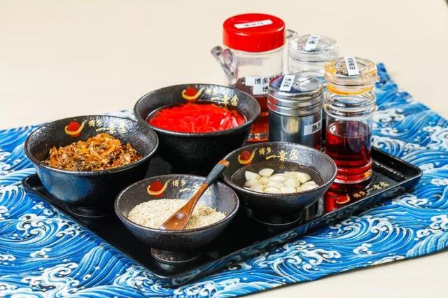 在日本排队吃拉面,天津排名前三的拉面