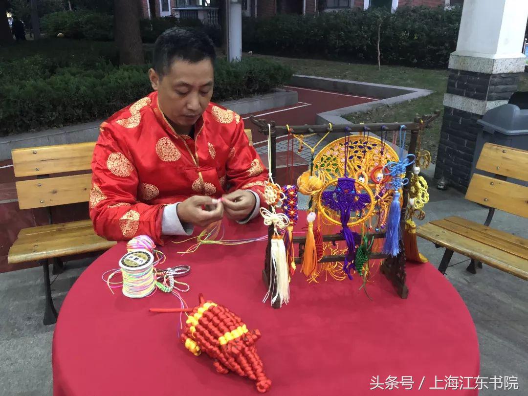 金风飘菊蕊玉露泣萸枝怎么读,金风飘菊蕊