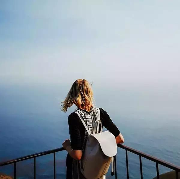 这样穿保准让你天天时髦不重样,女人30学会这么穿时髦感翻倍