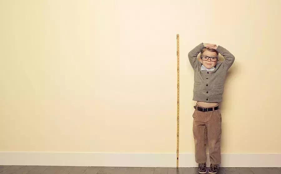 4岁女孩性早熟来例假？你可能做了和她父母一样的事