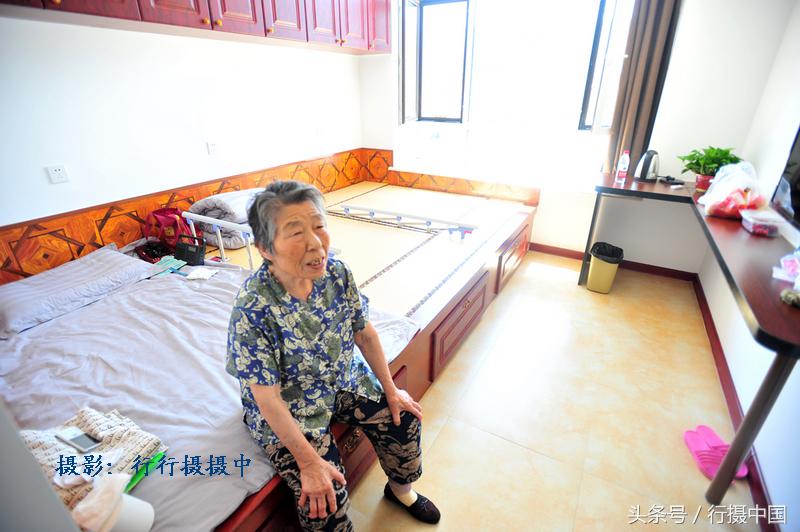 九九重阳节和父母一起过,九九重阳节和老人共舞