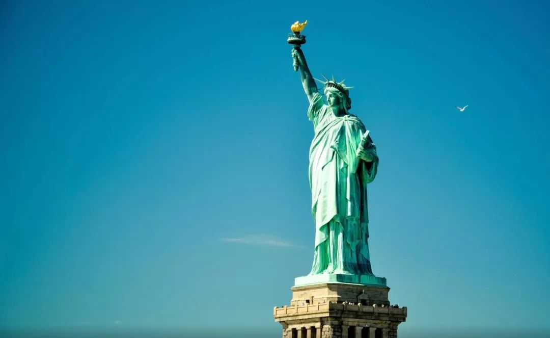 去香港旅游送往返机票,香港购买机票app