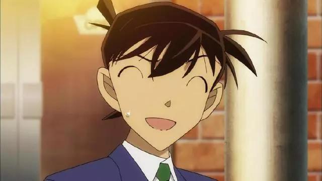 服了，看过诸多精彩表演，柯南君竟然可以和汪星人互动到当坐骑！