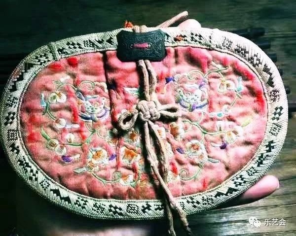 白马讲铜荷包扣收藏