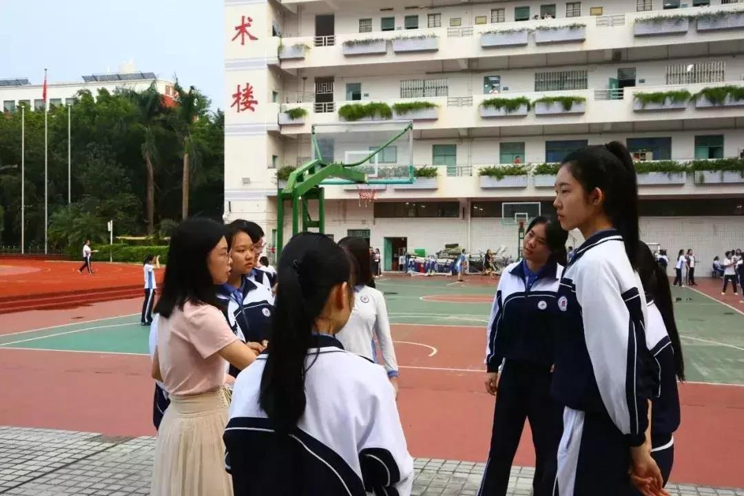 16岁深圳高二女生惊艳国际T台！她还是学霸，照拿奖学金