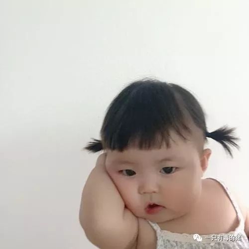 深扒摔跤炫富：原来富婆们20w包包里的东西也没什么了不起