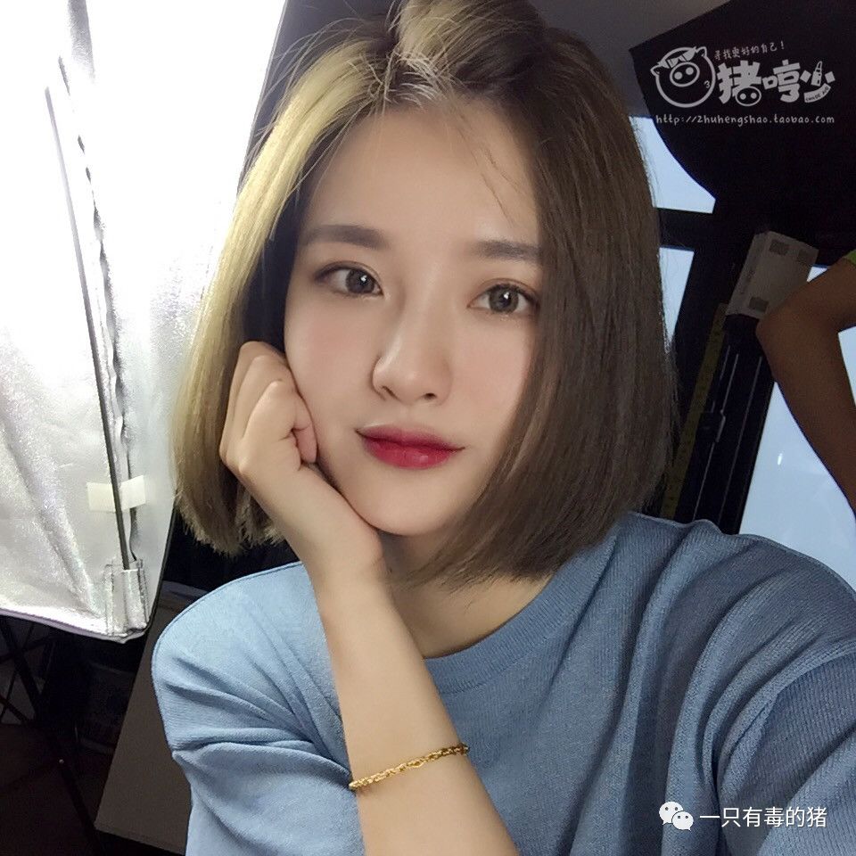 深扒摔跤炫富：原来富婆们20w包包里的东西也没什么了不起