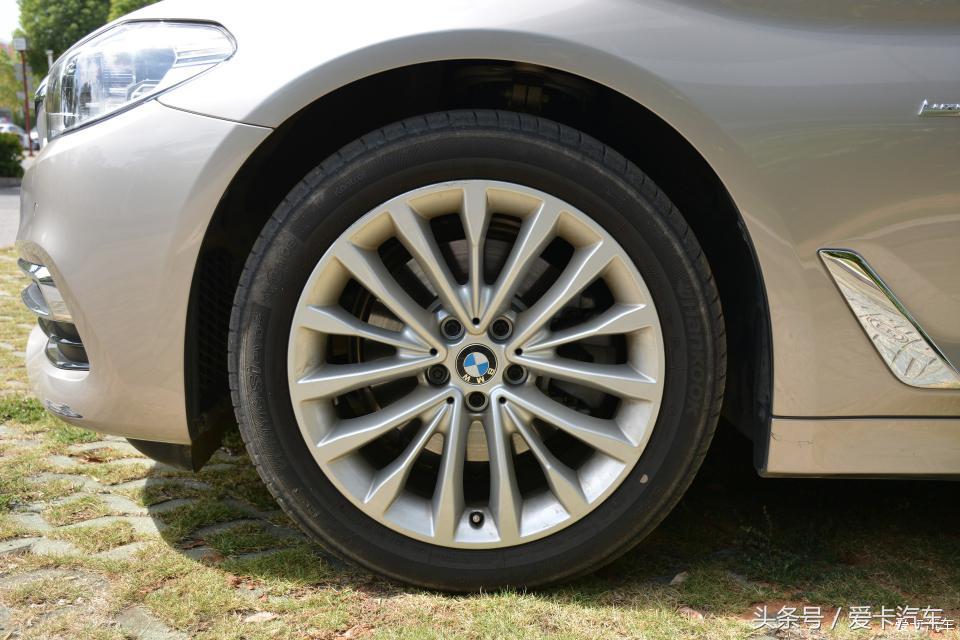 宝马豪华轿车5座,宝马2024高级豪华轿车