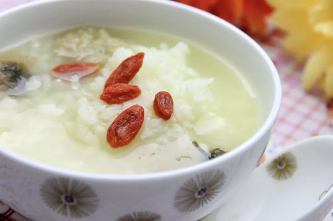 菊花什么人不建议吃呢,菊花可以吃下去吗