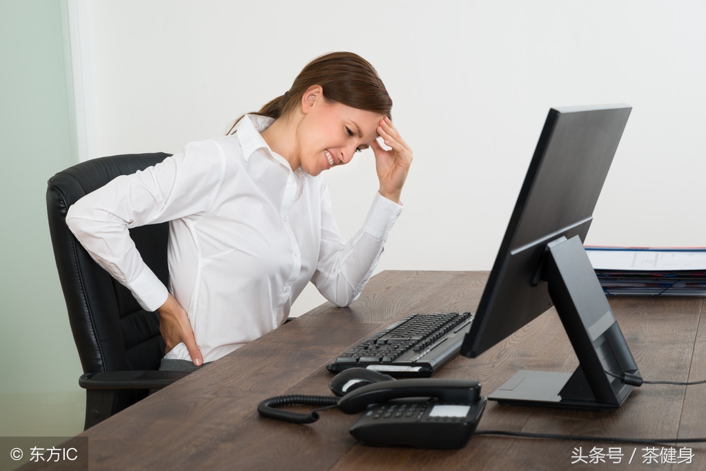 一个小动作解决颈肩腰疼痛的问题,缓解肩颈腰部酸痛的动作