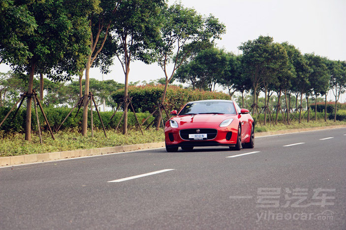 赛道测试捷豹f-type2.0t,新一代捷豹f-type试驾