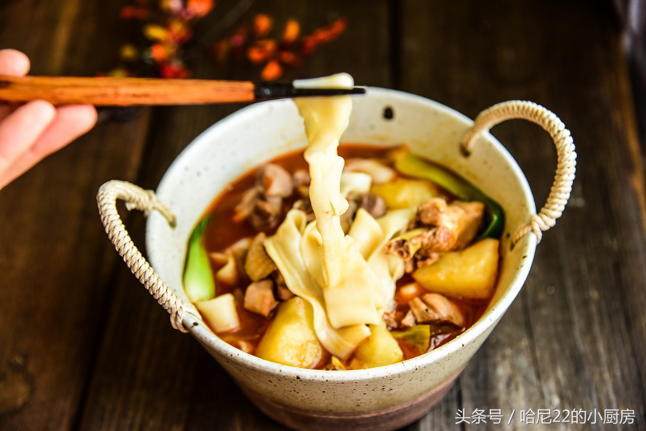 土鸡炖汤什么时候放盐要不要焯水,土鸡炖汤焯水的黄油要不要去掉