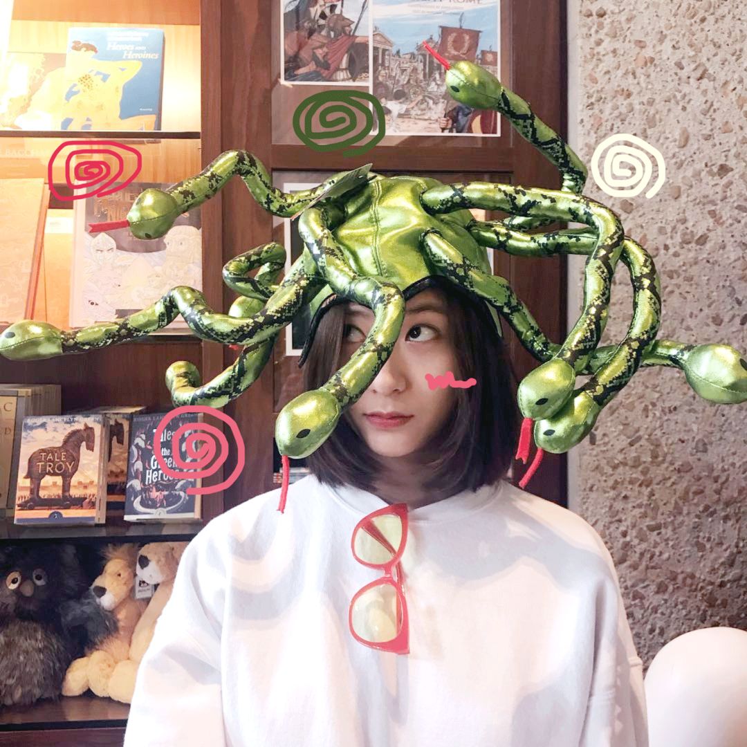 这个女明星，脸这么臭，话这么少，怎么还这么多人爱？