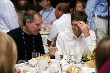 比尔盖茨和乔布斯的发家史,比尔盖茨乔布斯谁的贡献大