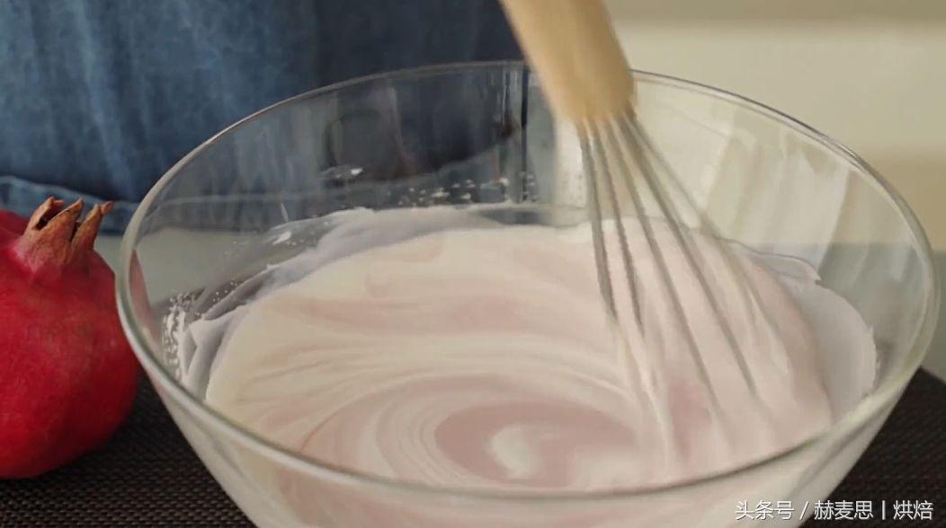 红丝绒咸奶油芝士蛋糕,漂亮又美味的红丝绒芝士蛋糕