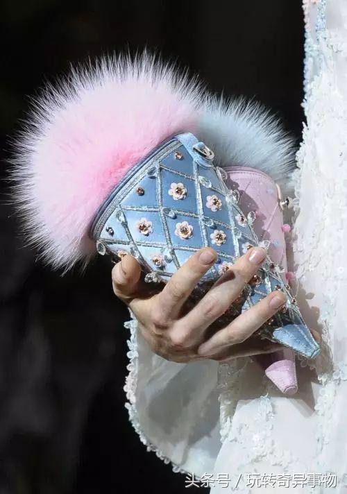 冬天除了衣服要暖，包包也要配合你！