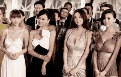 王晶也曾想*规则潜**她，身材好在柳岩都火辣