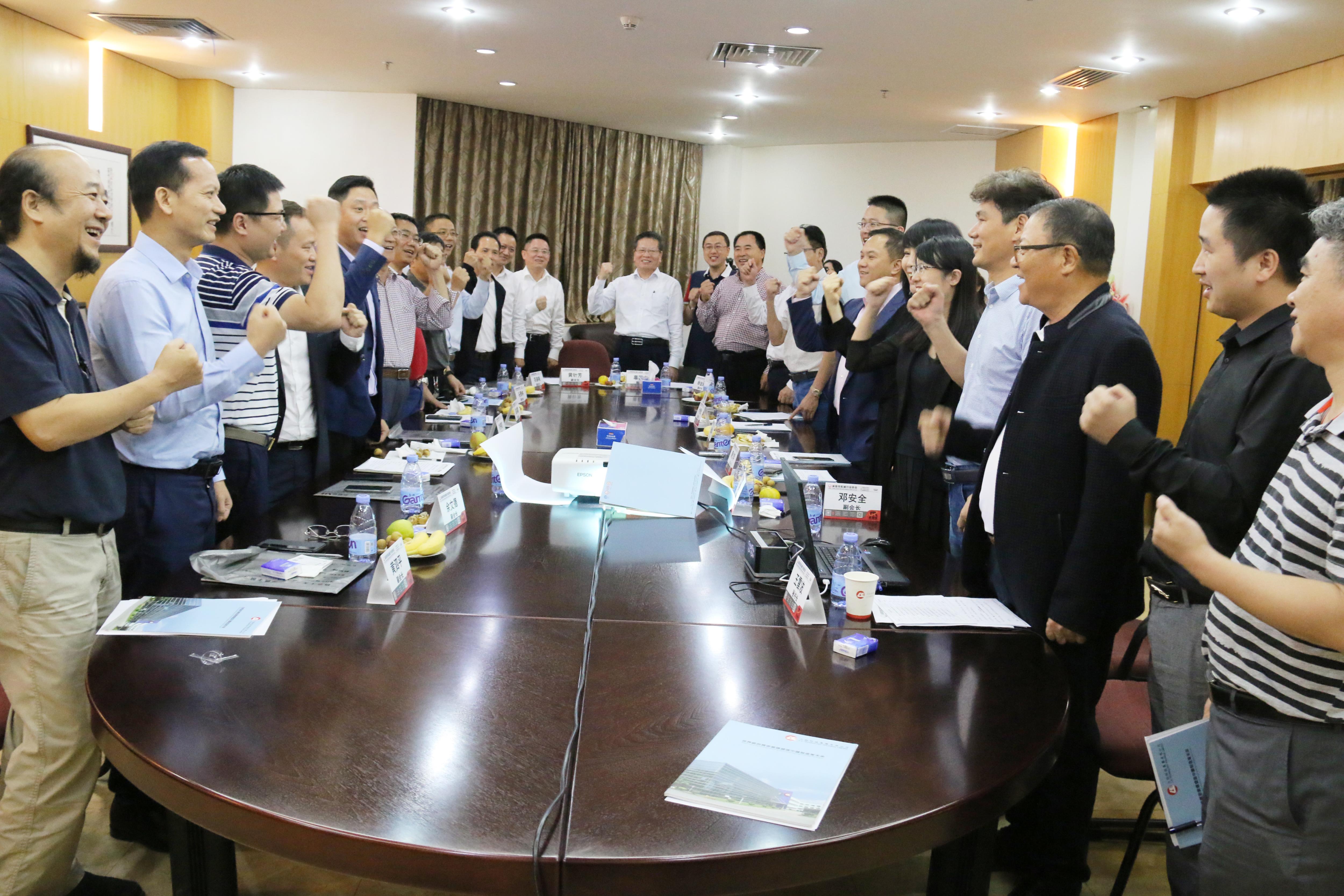 走进大国重器感受中国力量有感,走进国之重器感受大国力量