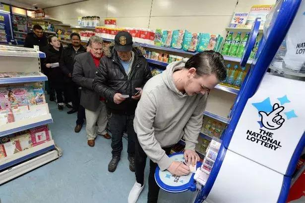 在美国中了10亿彩票,16亿美元美国一彩民独享彩票大奖