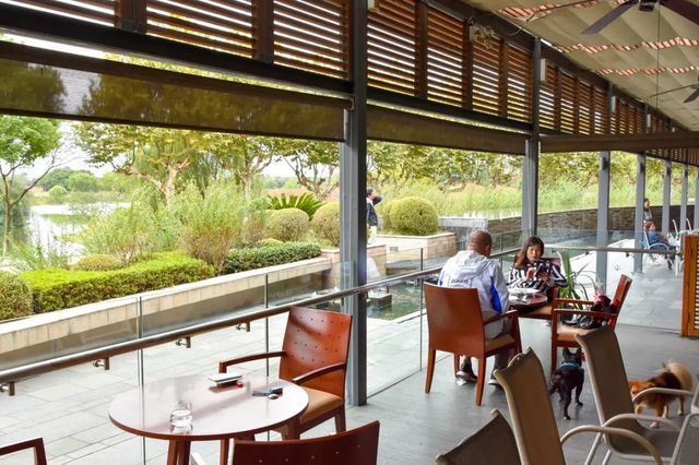 探秘2500亩魔都后花园!欧式别墅独栋、宠物乐园、动物农场高尔夫