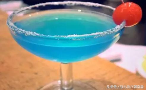 女生酒吧喝酒不要碰的三款酒,女生在酒吧不能喝的四种酒