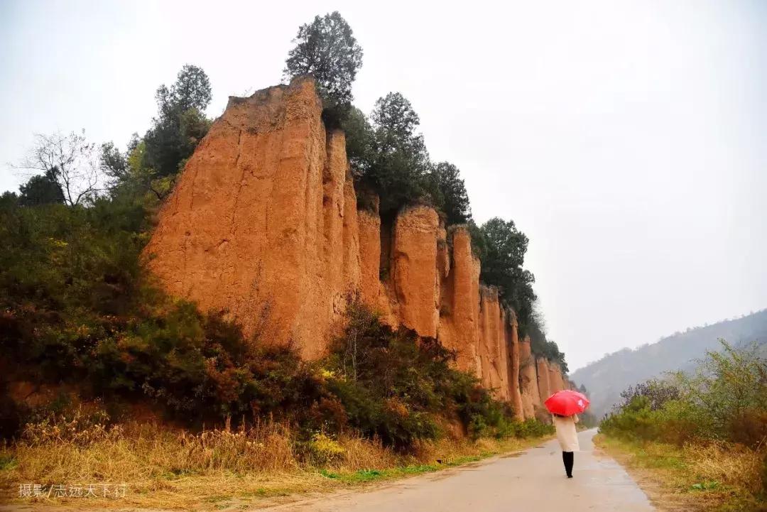 红土林景点,合水红土林