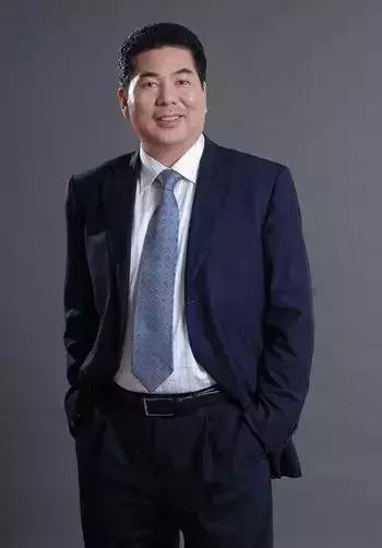 温州老板15岁闯江湖！把温州鞋袜卖到俄罗斯，每年创汇上亿元！