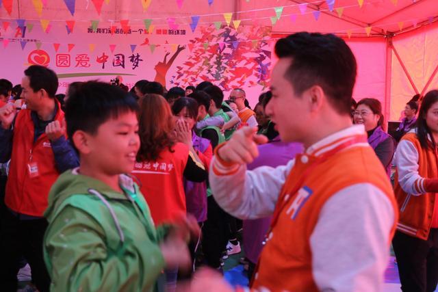 武汉钢城六中携手正源学堂第七班共同举办圆爱中国梦大型公益活动