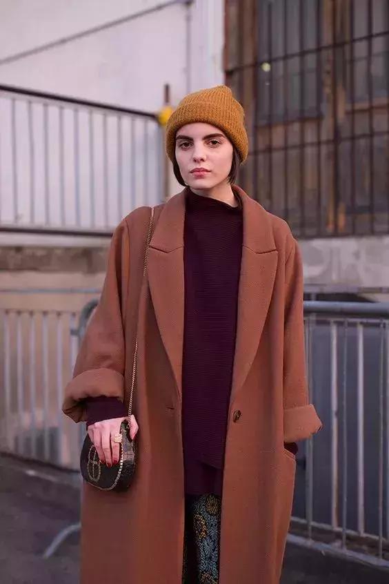 大衣脏了不用洗一条毛巾轻松搞定,大衣脏了一块怎么简易洗