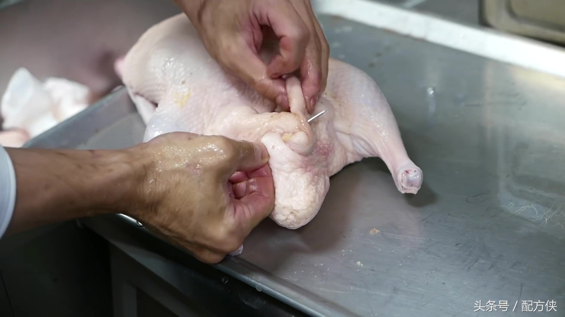 近距离看北京烤鸭的制作流程与配方,原来全是不能说的秘密