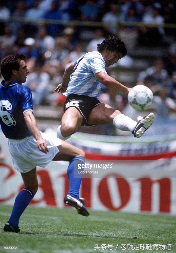 马拉多纳夺冠时的球鞋,球王马拉多纳球鞋