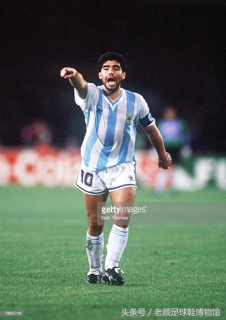 马拉多纳夺冠时的球鞋,球王马拉多纳球鞋