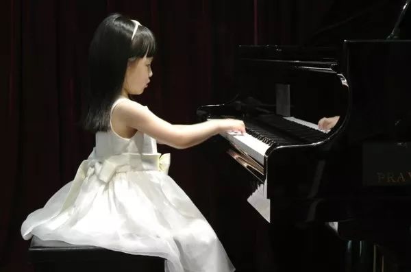 孩子练琴您最关注的问题,孩子练琴时家长说话