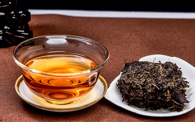 黑茶茯砖茶怎么辨别好坏,金花茯砖黑茶如何评定好坏呢