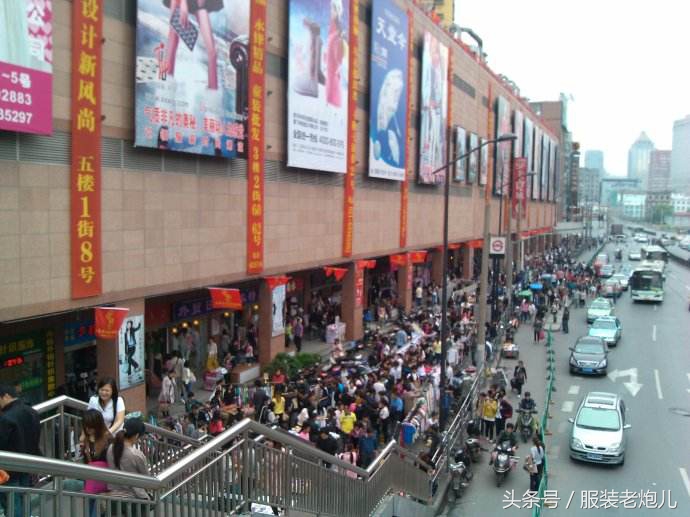 广东哪里服装批发便宜又实惠,广东品牌服装尾货批发