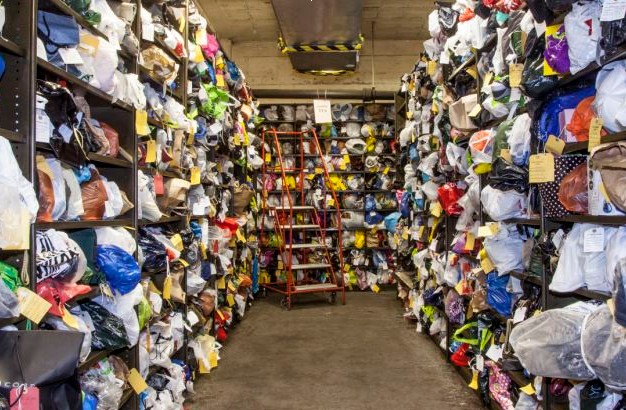 国外情侣买旧物发现6枚钻戒各国发生同样的事怎么处理