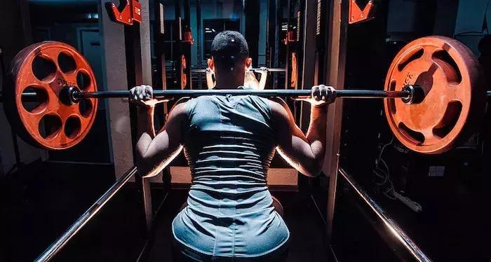 深蹲前这样练解决你80%的深蹲问题,3个方法让你的深蹲更给力