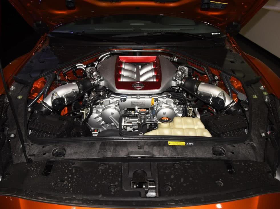 布加迪和gtr哪个更快,布加迪直线加速秒杀gtr