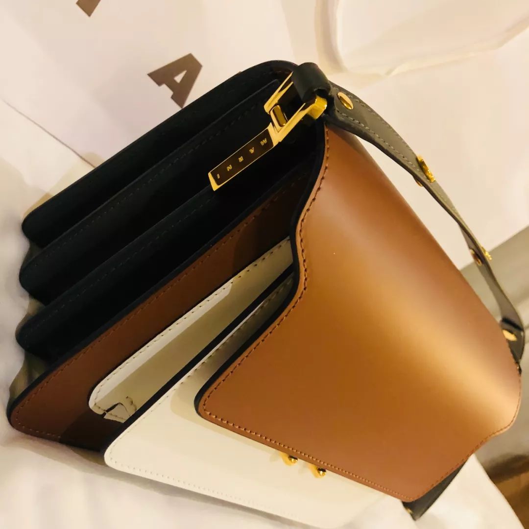 编辑们去了一趟时装周，攒了半年的工资全！没！了！