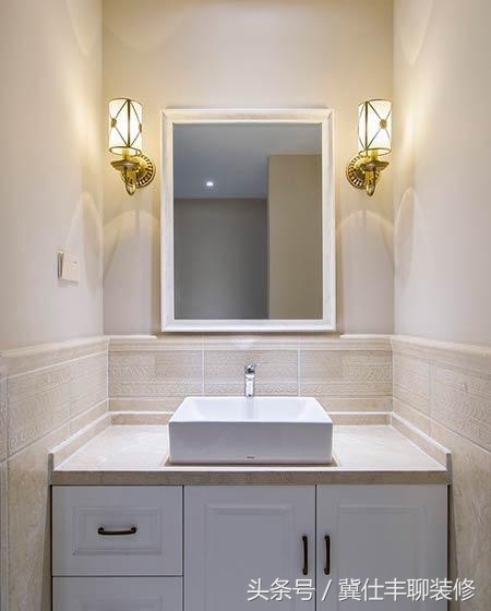 156㎡四居，现代美式风格，沙发墙用“护墙板+乳胶漆”，真漂亮