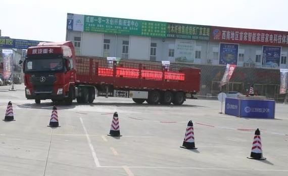 陕汽德龙x3000视频漂移,陕汽x3000最新款车驾驶视频