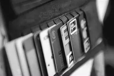 不用的银行卡到底用不用注销,邮政银行卡不用多久自动注销