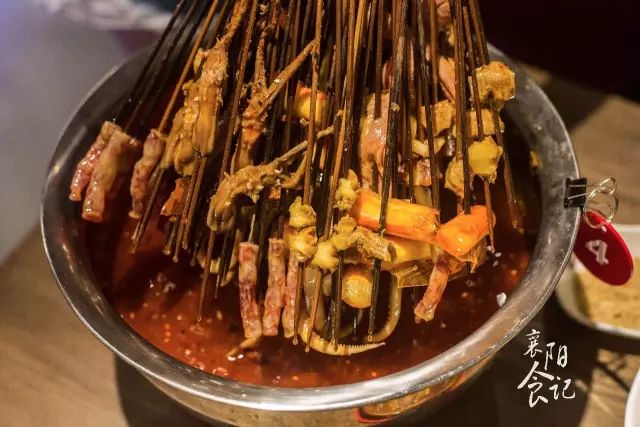 这家凭年糕火锅圈粉无数的店,这家串串每吃一次都念念不忘