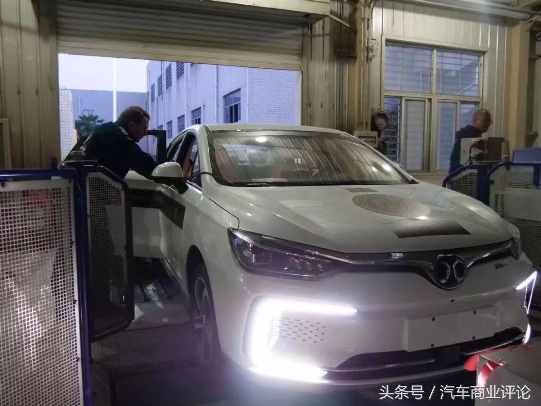 一场耗时11天的庖丁解车，谁在裸泳？谁死谁活？